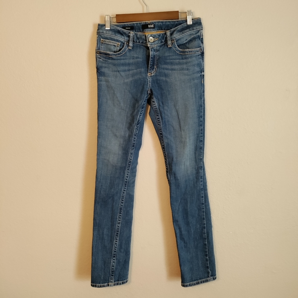 a.n.a medium Wash straight leg jeans size 6